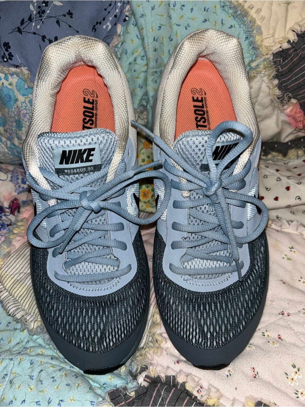 Nike Women’s Pegasus 30 Light Blue & Navy Like New Running Shoes, Size 10